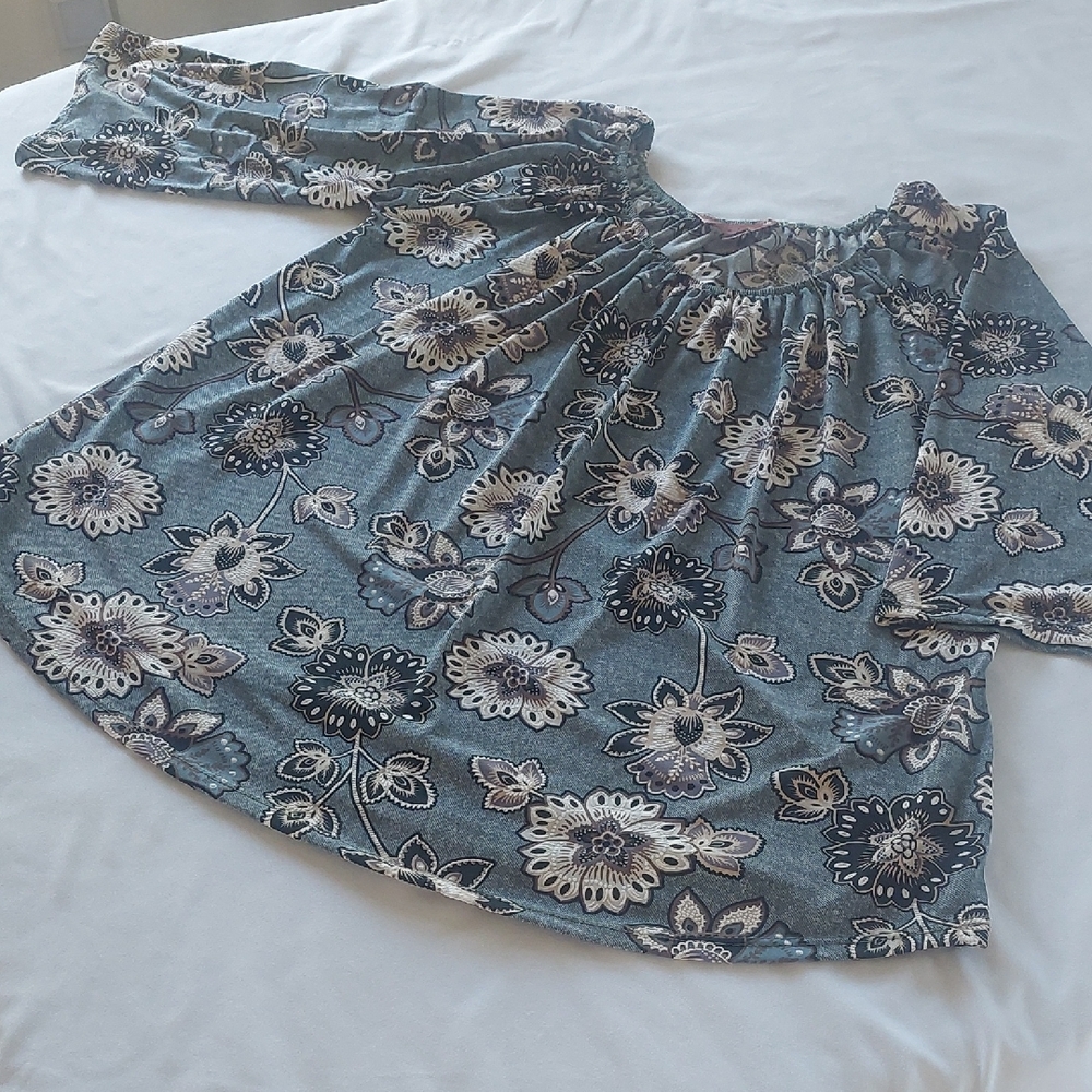 Amiana Blue Pop Out Floral Off-Shoulder Top .Size M